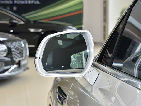 2026�� 4.0T V8 ������