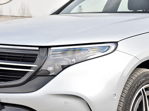 2022�� EQC 400 4MATIC