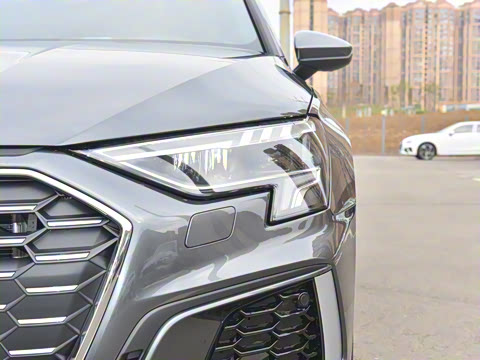 2022�� A3L Limousine 35 TFSI �����˶���