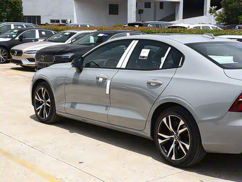 2026�� B4 ��Զ�˶���