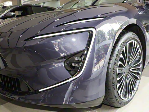 2025�� �Ŀ� Max�����