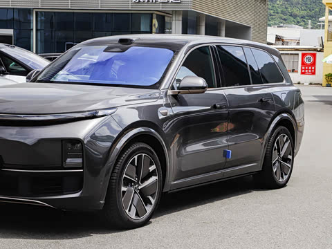 2025�� Ultra ���ܻ��°�