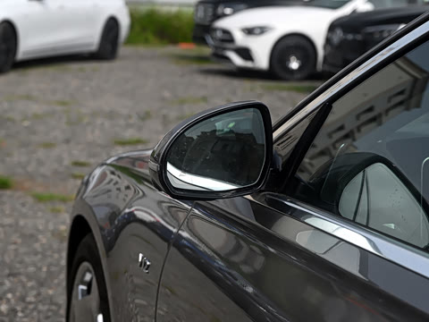 2025�� �Ŀ� S 680 4MATIC