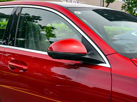 2025�� �Ŀ� C 260 L �˶���