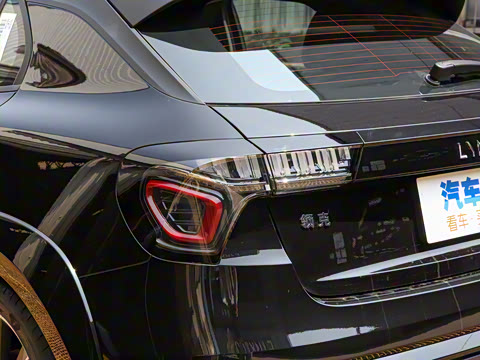 2022�� 2.0TD Plus