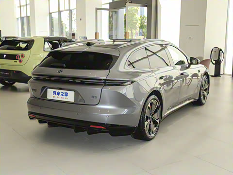 2025�� 75kWh Touring