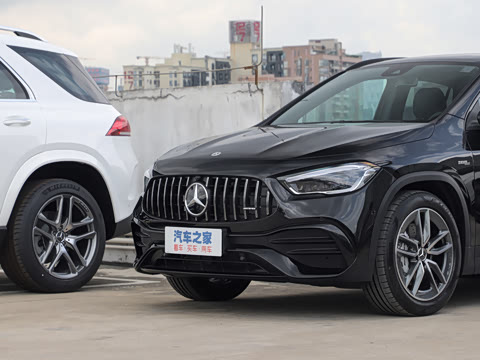 2022�� AMG GLA 35 4MATIC