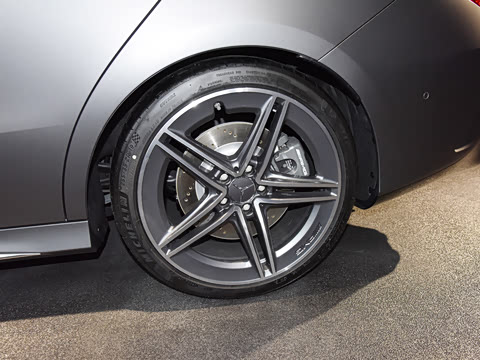 2022�� AMG CLA 45 4MATIC+