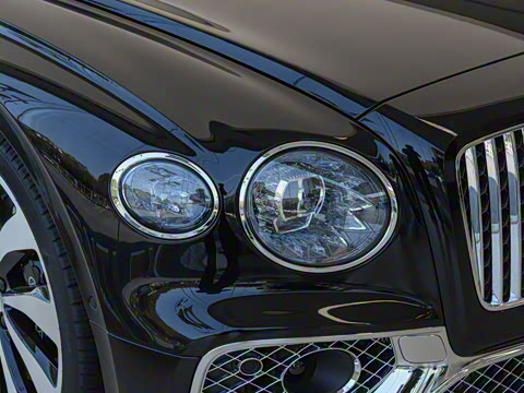 2024�� 4.0T V8 Mulliner