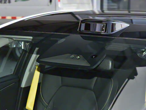 2025�� 550 PRO���а�