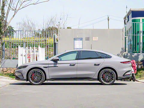 2025�� EV �Ǽݰ� 701KM�����״��콢��