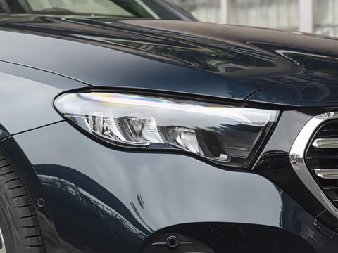 2025�� �Ŀ� E 300 L ������