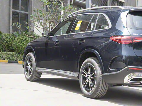 2025�� �Ŀ� GLC 260 L 4MATIC ������