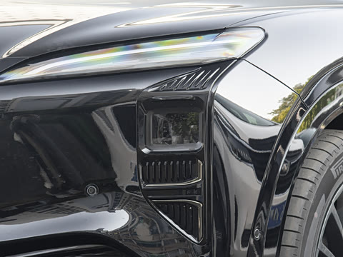 2025�� 680 Ultra������