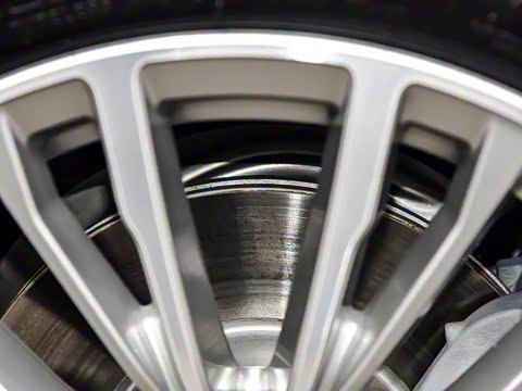 2020�� 325Li �׷���