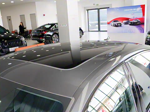 2025�� 200���������� 40 TFSI ����������