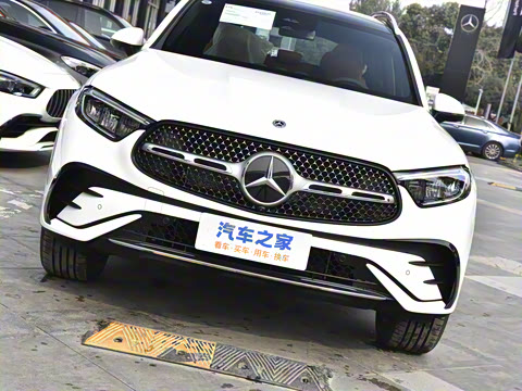 2025�� GLC 300 L 4MATIC ������ 7��