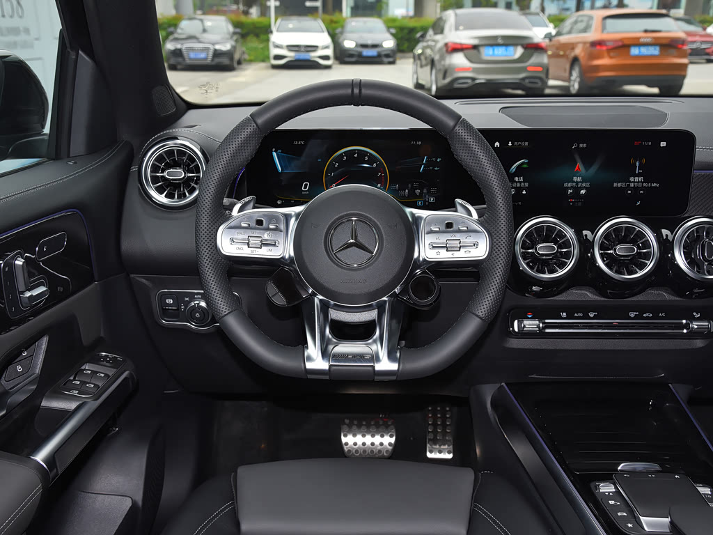 Mercedes-Benz GLB AMG I (X247), Внедорожник 5 дв.: фото поколения