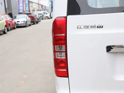 2023�� PLUS 1.8L 7/8�����ʰ�CNG