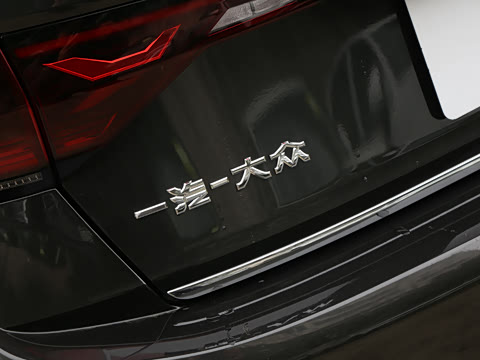 2025�� �Ŀ� 300TSI DSG׿Խ��