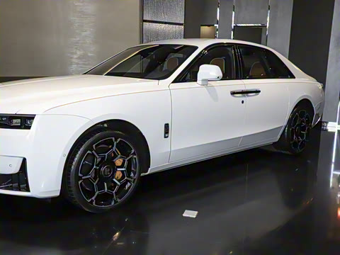 2025�� Black Badge