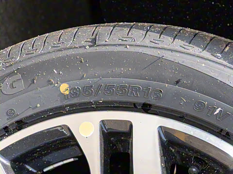 2026�� ��4�� 400������ 1.5L �ֶ���Խ��