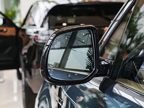 2025�� 400PS Dynamic HSE