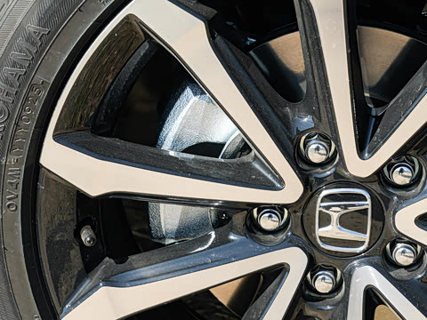 2025�� 240TURBO CVT�Ƽ���