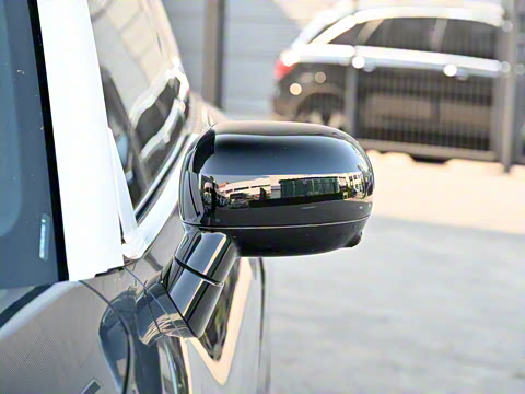 2025�� JOHN COOPER WORKS