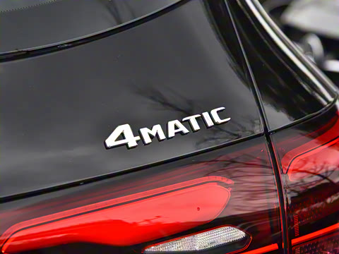 2025�� �Ŀ� GLC 260 L 4MATIC ������