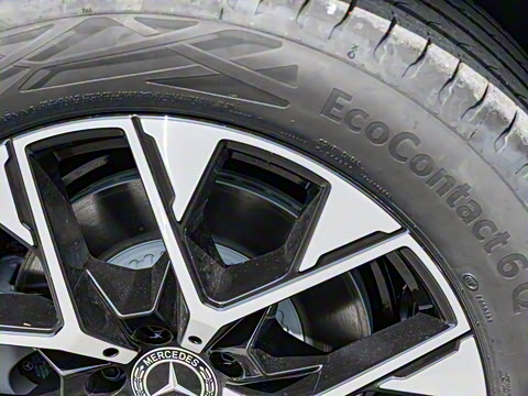 2025�� �Ŀ� GLC 260 L 4MATIC ������