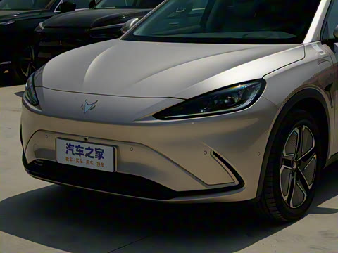 2025�� 735MAX 175kW