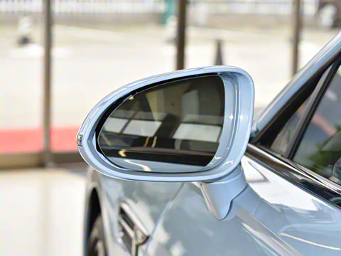 2024�� V8 Edition 8