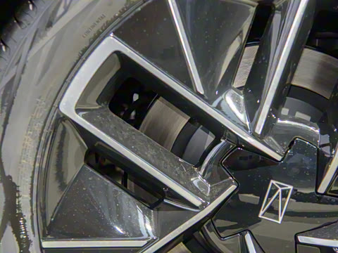 2025�� �Ŀ� Max ���̰�