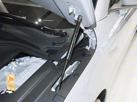 2025�� 75kWh Touring