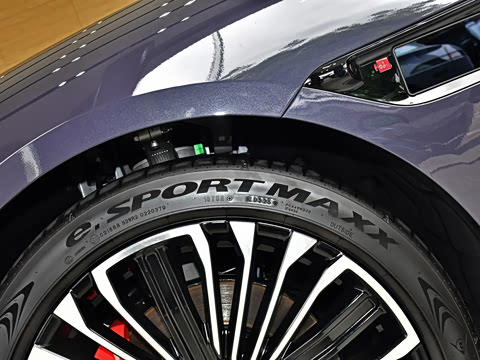 2025�� �Ŀ� Ultra���̰�