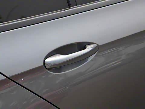 2020�� �Ŀ� E 260 �˶���