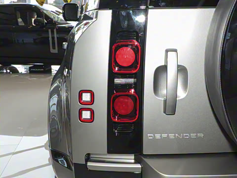 2025�� 110 3.0T P400 X-Dynamic HSE