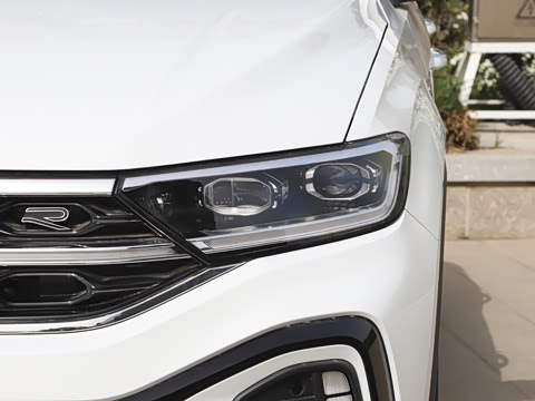 2025�� �Ŀ� 300TSI DSG���������