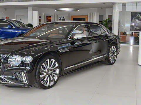 2026�� 4.0T V8 Mulliner