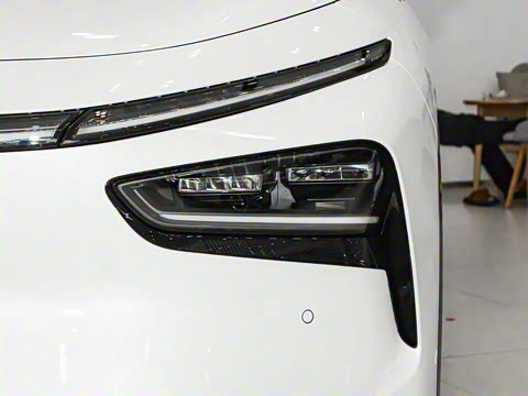 2025�� 702 �������� Max