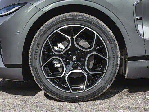 2025�� ��������� 710�콢��