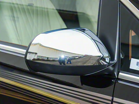 2025�� 2.0T ʢ��