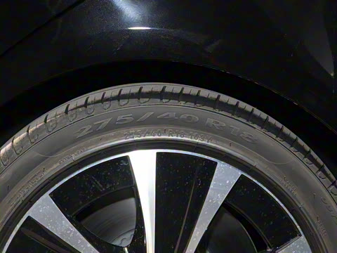 2022�� �Ŀ�� E 350 e L ���ʽ��϶����γ�