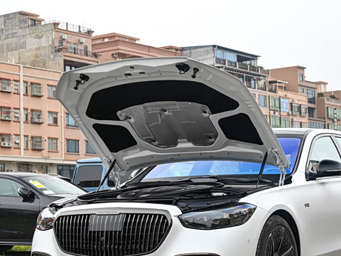 2025�� �Ŀ� S 680 4MATIC ��ҹ��