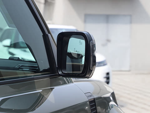 2023�� 110 3.0T P400 X-DYNAMIC HSE