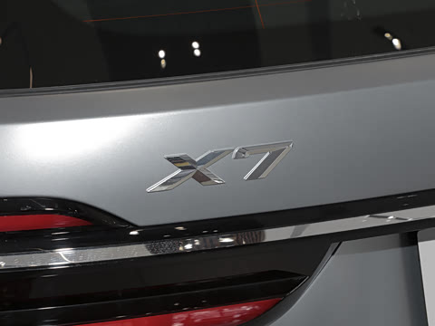 2024�� xDrive40i ������M�˶���װ