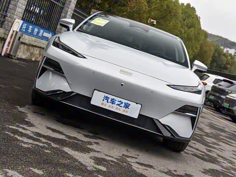 2025�� 700km Զ���Ǽݰ�