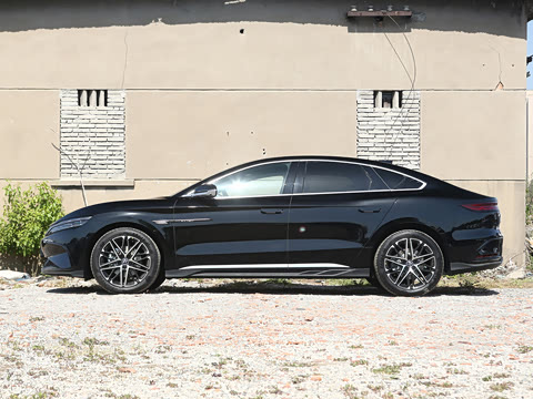 2025�� EV �Ǽݰ� 605KM�캽��