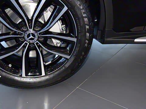 2022�� �Ŀ� GLC 300 L 4MATIC ������